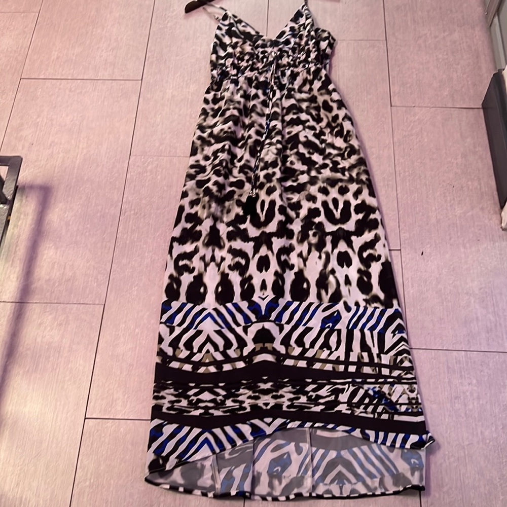 Jennifer Lopez flows maxi dress